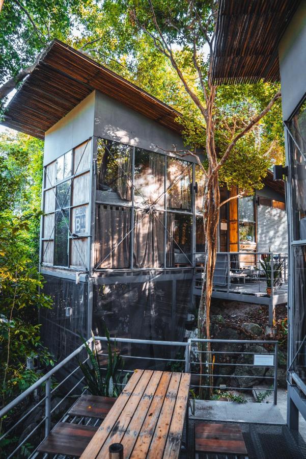 Warehouse Hostel 코타오 외부 사진