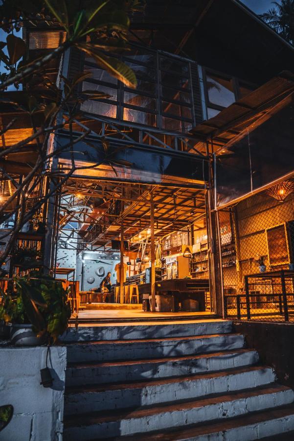 Warehouse Hostel 코타오 외부 사진