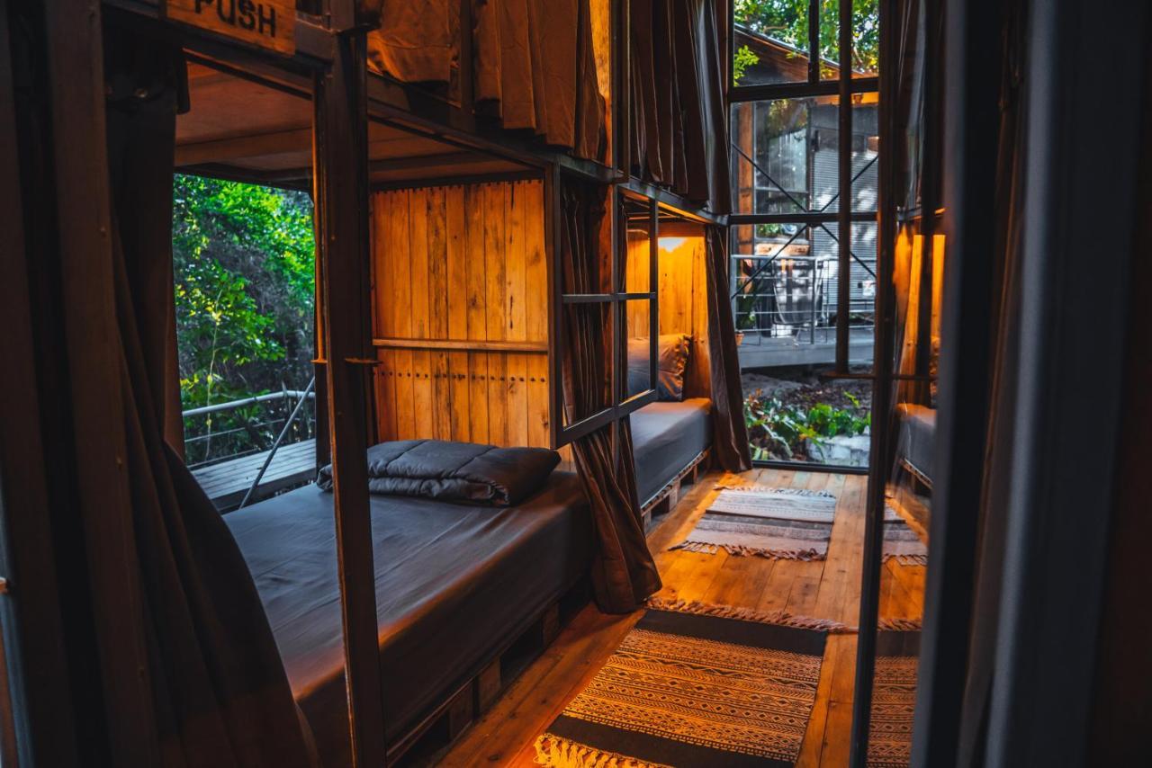 Warehouse Hostel 코타오 외부 사진